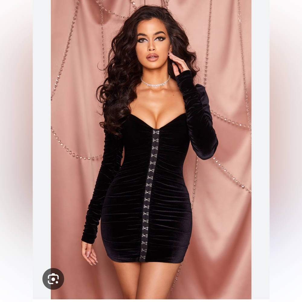 Oh Polly Totally Hooked Longsleeve Velvet Dress